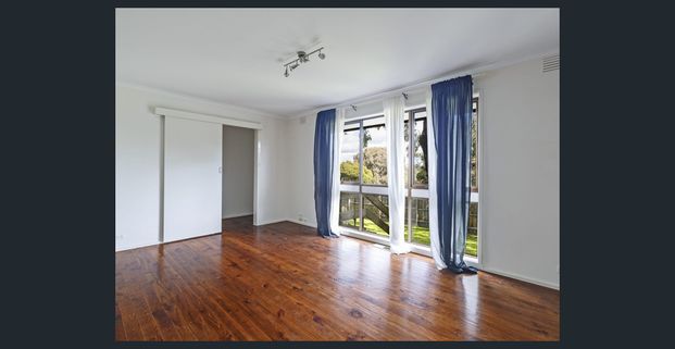 SPACIOUS TWO-BEDROOM UNIT IN QUIET, CONVENIENT LOCATION - Photo 1