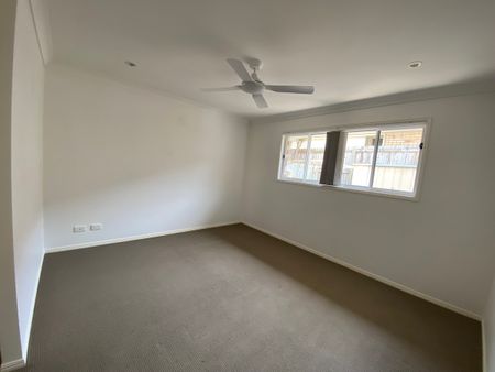 Comfortable Modern Home in Pimpama! - Photo 5