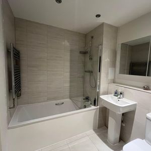 Room in a Shared Flat, London, NW10 - Photo 3