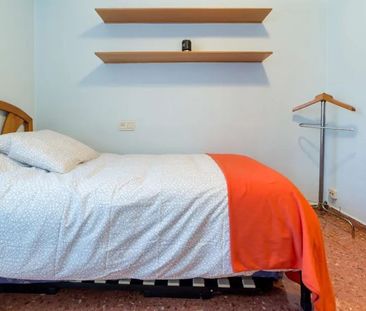 Carrer de Campoamor, Valencia, Valencian Community 46022 - Photo 2