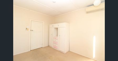 Lovely Leila - Photo 3