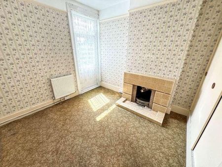 Vicarage Farm Road, Hounslow, TW3 - Photo 2