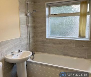 3 bedroom semi-detached house to rent - Photo 3