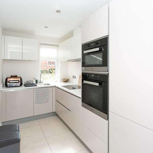 Eton House, Bushey, WD23 - Photo 1