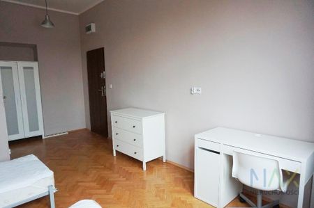 przestronny pokój z własną łazienką i wspólną kuchnią - Zdjęcie 3