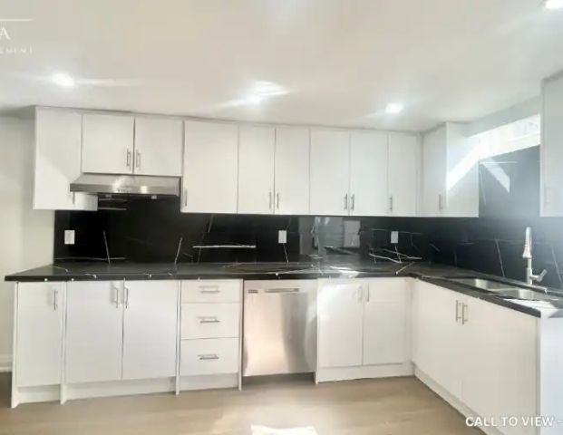 6664 Mockingbird Ln, Mississauga, Ontario L5N 5K2 | 6664 Mockingbird Lane, Mississauga - Photo 1