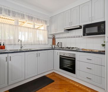 Stylishly Renovated & Ready to Enjoy in South Kalgoorlie - Photo 3