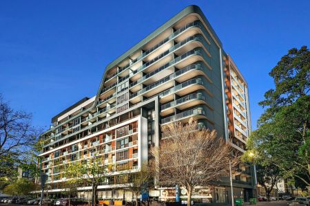 Chic Studio Living in the Heart of Vibrant South Yarra - Photo 3