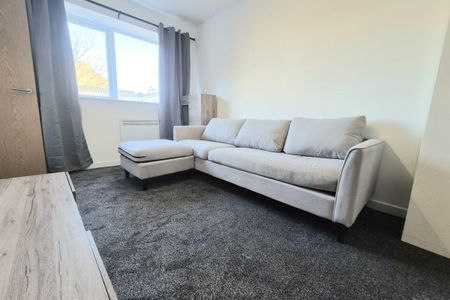 West Parade Flats - Photo 2