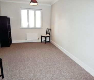 2 bedroom apartment to rent East Bank, Wherry Road, Norwich, NR1 - Photo 3