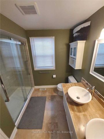 For Lease - 880 Leslie Valley Drive Unit# Main & 2nd, Newmarket, Ontario - Photo 2