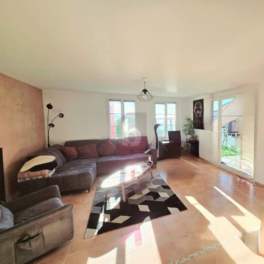 MAGNIFIQUE TRIPLEX AVEC VUE SUR LE LAC - Foto 1