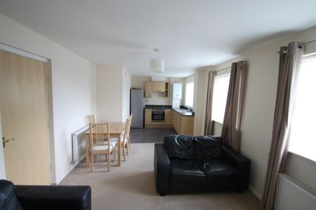 2 bedroom flat to rent - Photo 2