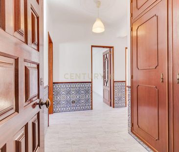 Santa Iria de Azoia, Lisbon - Photo 1