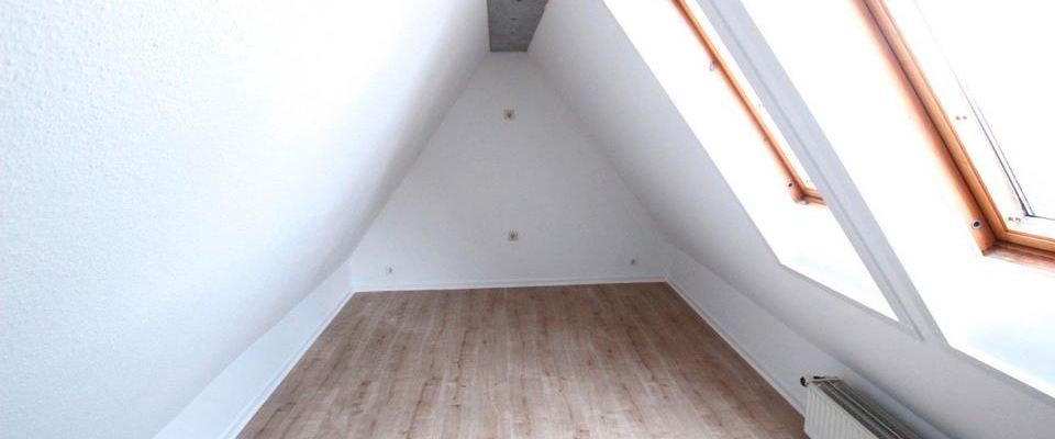 Helle, geräumige 4/5 ZKB EBK Wohnung mit eigenem Eingang ab 02/26 - Foto 1