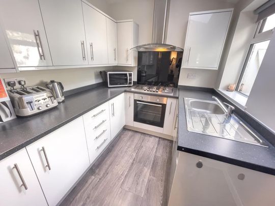 5 bedroom terraced house to rent - Photo 1