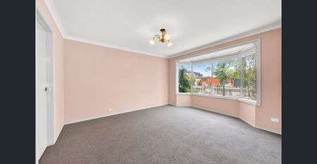 SPACIOUS 4 BEDROOM FAMILY HOME! - Photo 4