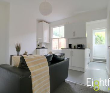 3 bedroom flat to rent - Photo 1