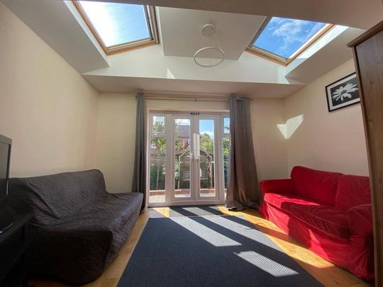 4 bedroom semi-detached house to rent - Photo 1