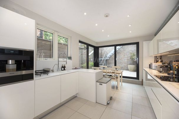 Dinsdale Road, Westcombe Park, SE3 - Photo 1