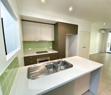 7 / 17 Musgrave Road, Indooroopilly - Photo 4