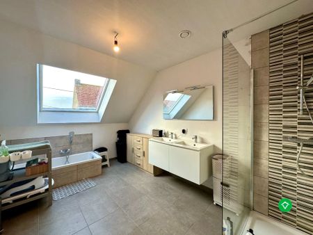 Recente nieuwbouwwoning met drie slaapkamers en garage te Eernegem - Foto 3