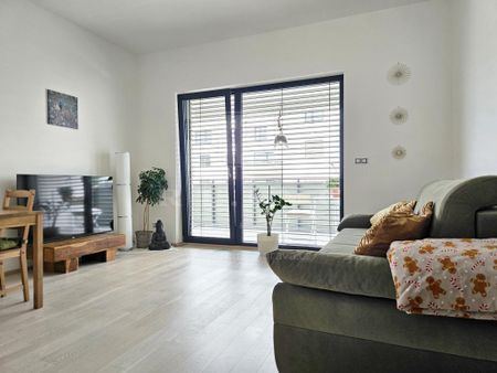 Pronájem bytu 3+kk 74 m2 - Fotografie 4