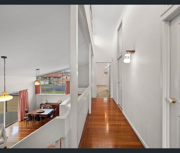 Escape to Comfort: Spacious Family Home with Modern Amenities! - Photo 6