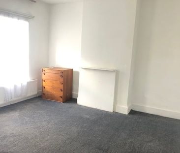 3 Bed Terraced House, Waldeck Road, LU1 - Photo 1