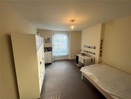 6 bedroom end of terrace house to rent - Photo 3