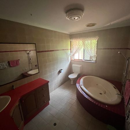5-bedroom shared house, Ross St - Photo 4