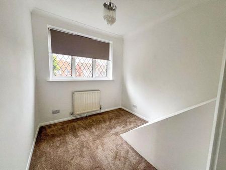 3 bedroom semi-detached house to rent - Photo 3