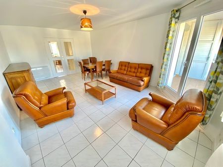 Location Appartement 3 pièces Meublé 73m² LYON 7ème - Photo 2