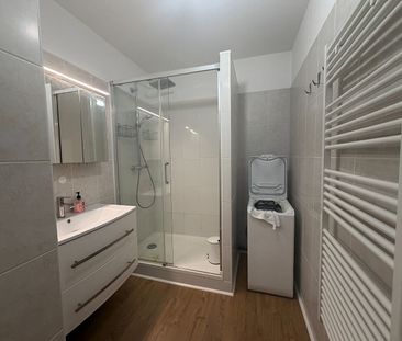 A LOUER - FUVEAU - T2 MEUBLE AVEC TERASSE ET GARAGE - RESIDENCE AVE... - Photo 4