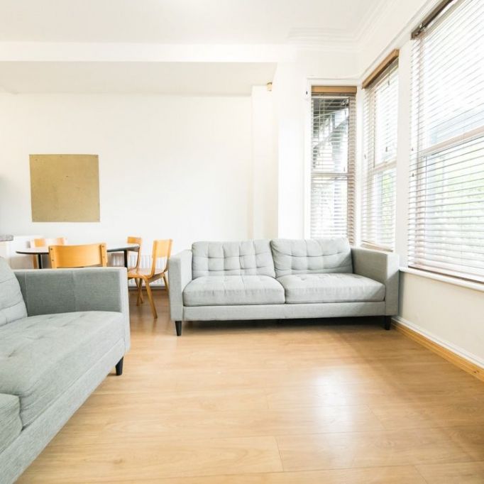 A Delph Lane, Woodhouse, Leeds - Photo 1