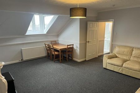 2 Bedroom Apartment To Let - Photo 4