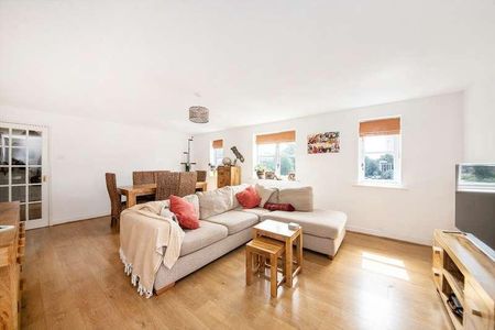Century House, Armoury Road, Deptford, London, SE8 - Photo 4