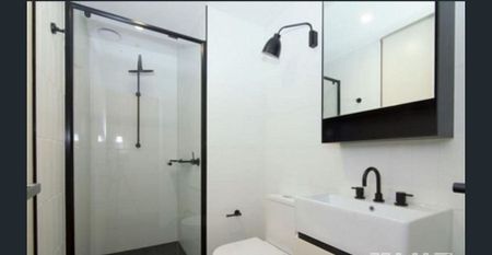 Bright North facing with City Centre views - Photo 4