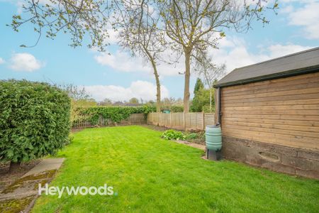 3 bed semi-detached house to rent in Whitfield Avenue, Westlands, Newcastle-under-Lyme ST5 - Photo 2