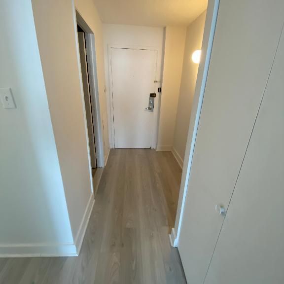 Laval 3 1/2 , Tout Inclus - Metro Monmorency - Photo 1
