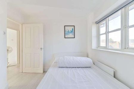 Amhurst Walk, Thamesmead, SE28 - Photo 5