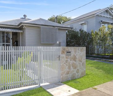 Fully renovated home in ideal location - Photo 3