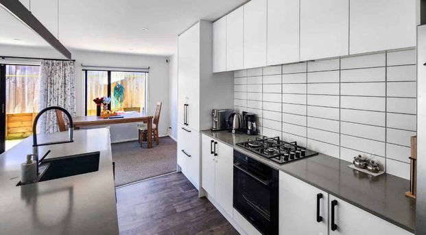 Upper Hutt Living - Photo 1