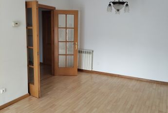 Apartamento T1 para Arrendamento no Porto com Garagem e Arrumos