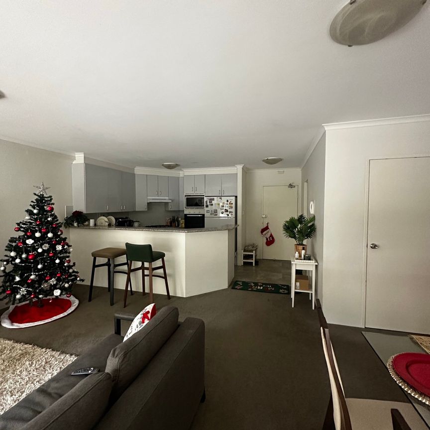 Crows Nest - Photo 1