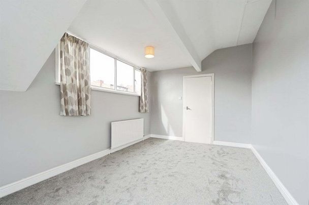 Roundhay Mount, Leeds - Photo 1