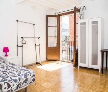 Carrer de Valldonzella, Barcelona, Catalonia 08001 - Photo 1