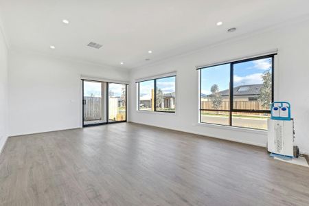 Prime Weir Views Location! Brand New, Modern Home Ready to move!! - Photo 4