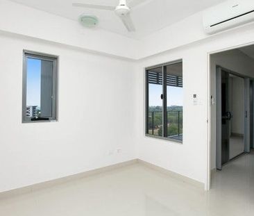 INNER CITY RESIDENCE - Photo 3