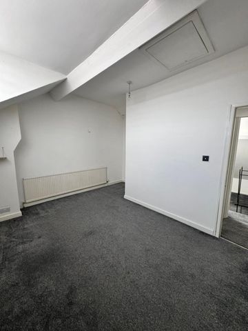 4 bed Terraced - To Let - Photo 5